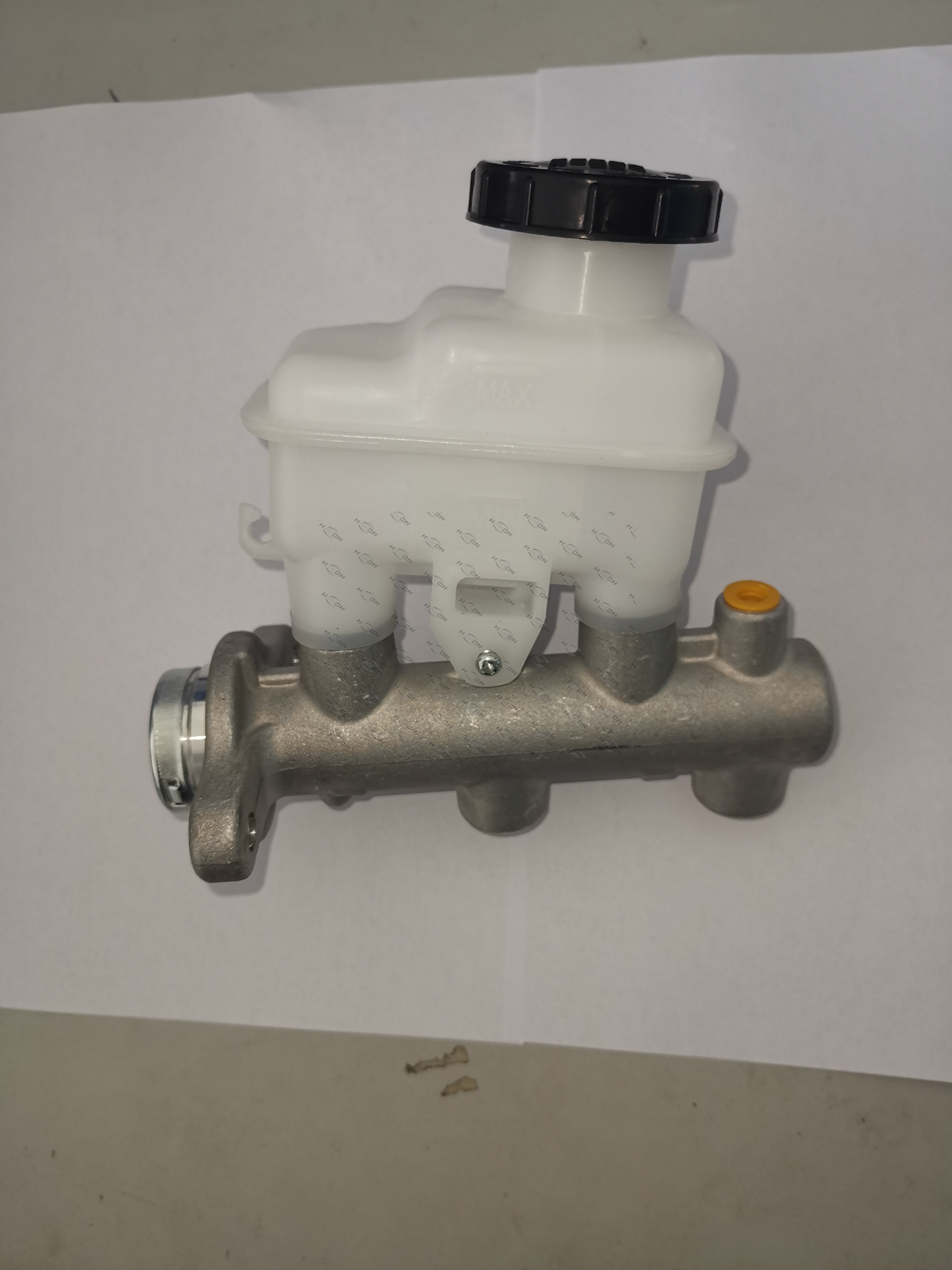 B-63+QX636;MITSUBISHI: MR527470;Brake Master Cylinder