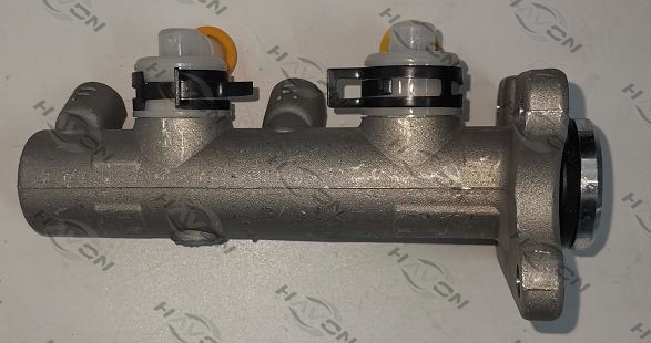b-05，油嘴是铁的;: 47201-26210;Brake Master Cylinder