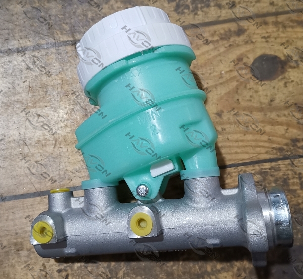 MN102440;Brake Master Cylinder